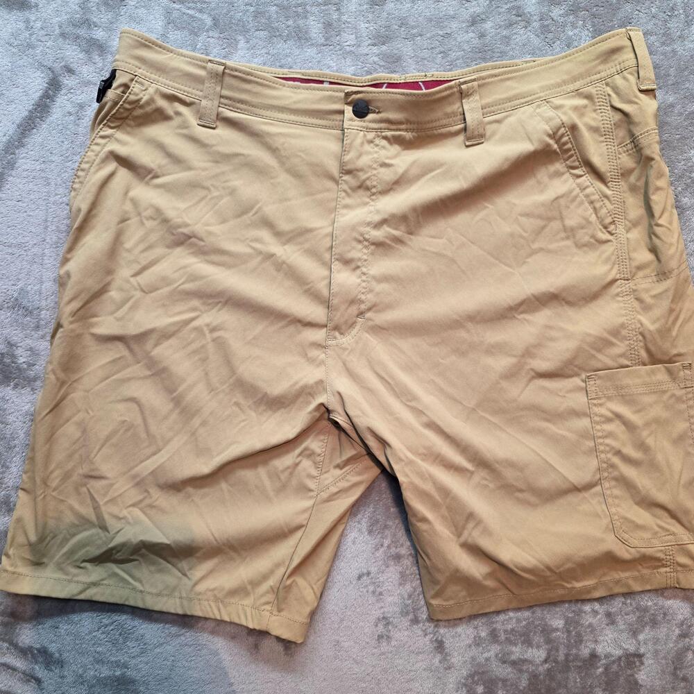 Wrangler Shorts Mens 42 Beige Nylon Stretch Relaxed Fit Hiking Zip Pockets